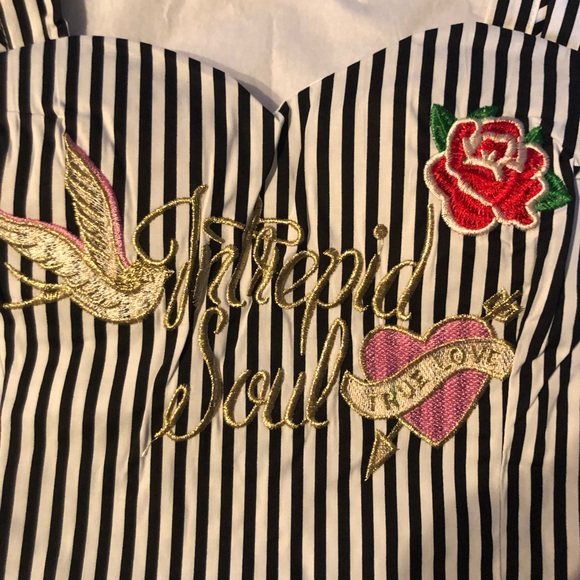 “Intrepid Soul” Wing Sleeve Top - Picture 3 of 6